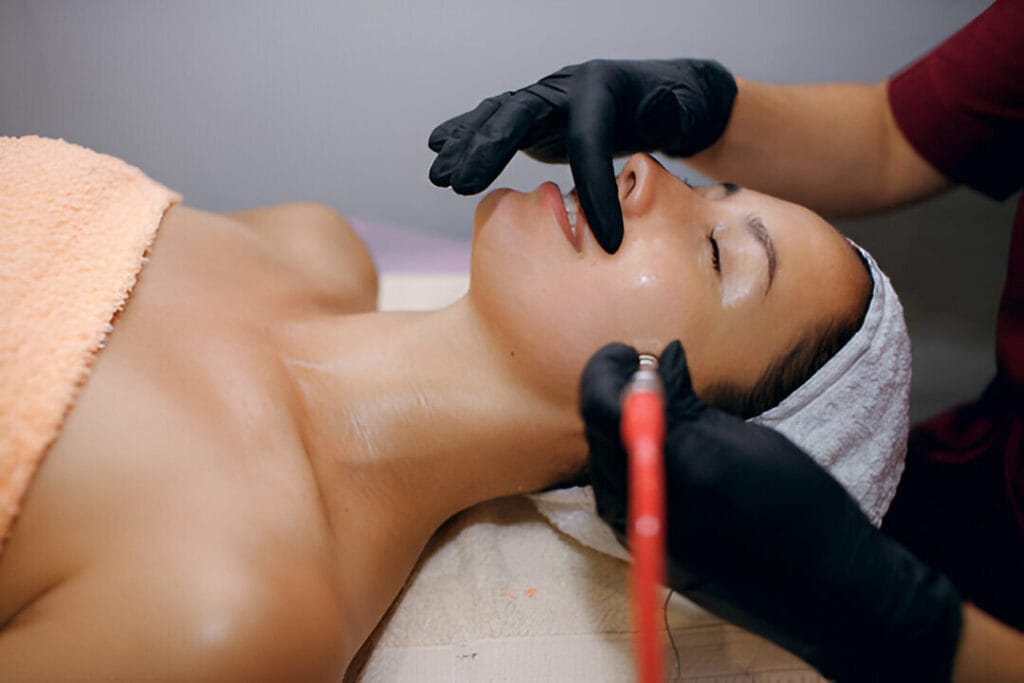 The-Benefits-of-HydroFacial-for-Glowing-Hydrated-Skin